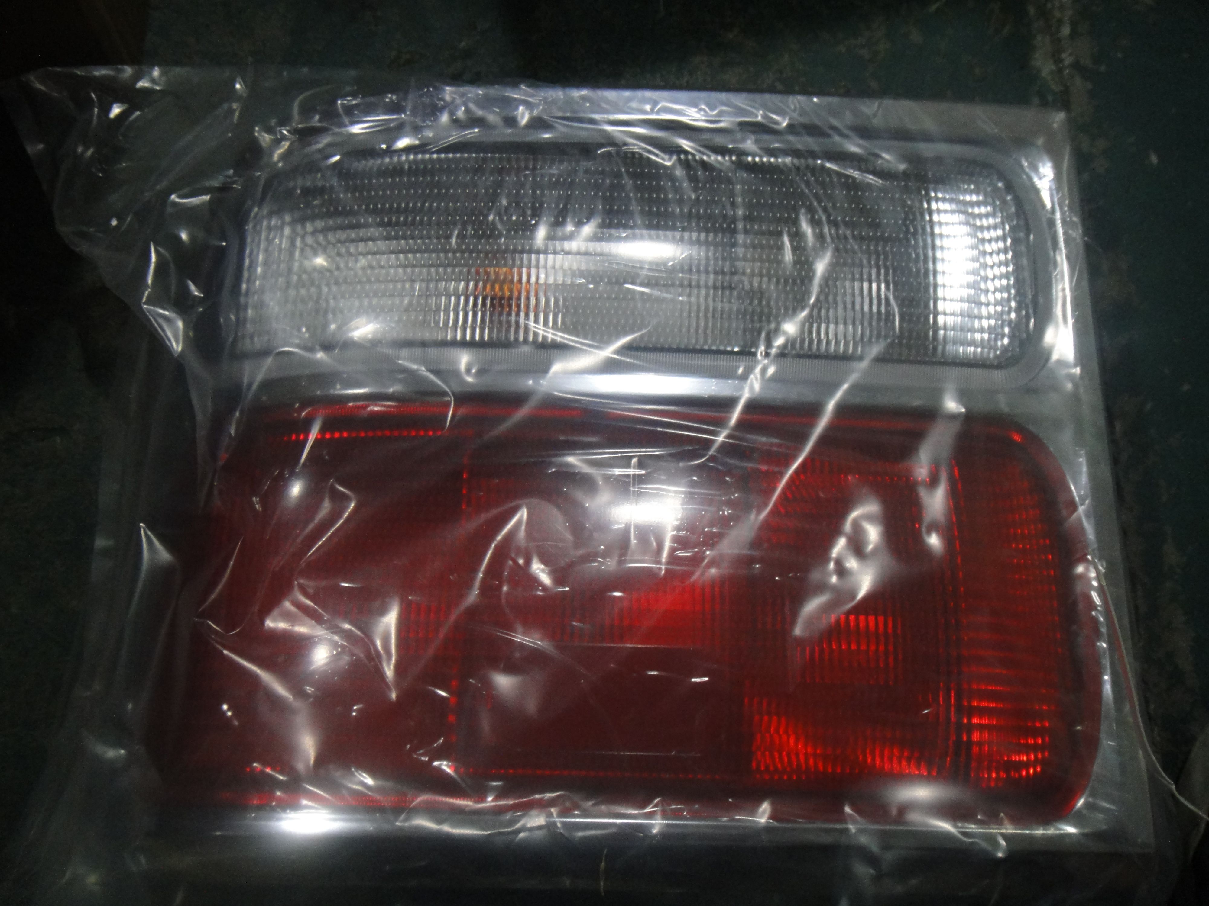 Feu combiné arrière droit