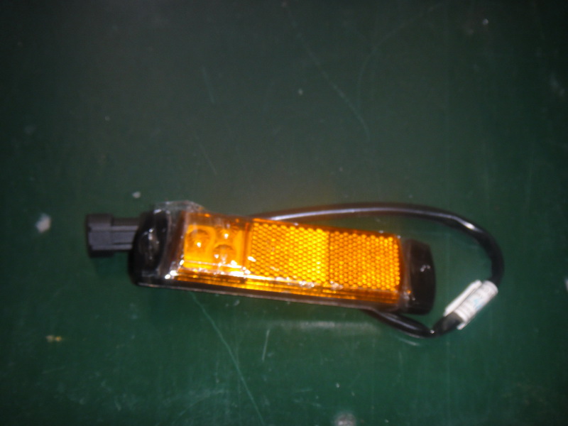 Боковой отражатель