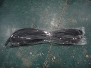 Rear passenger door sealing strip