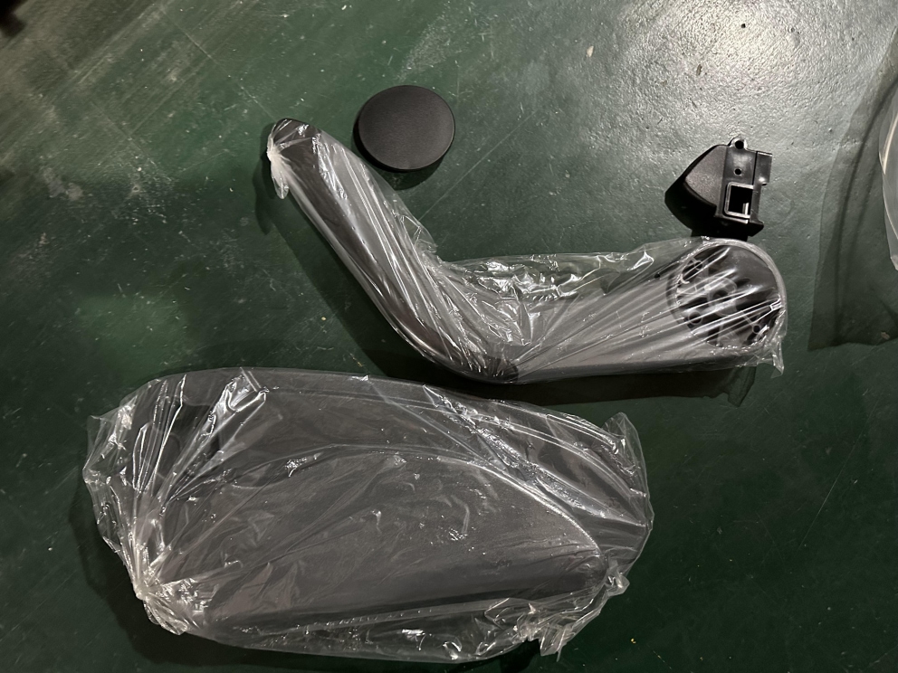 Passenger chair assembly accessories, K type press-down seat armrest right