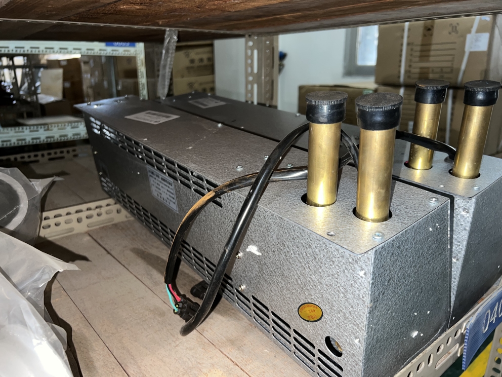 Wall-mounted air heater