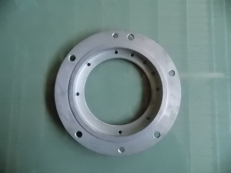 Заднее посадочное место сальника; может быть использован для 1005-02328 поколения