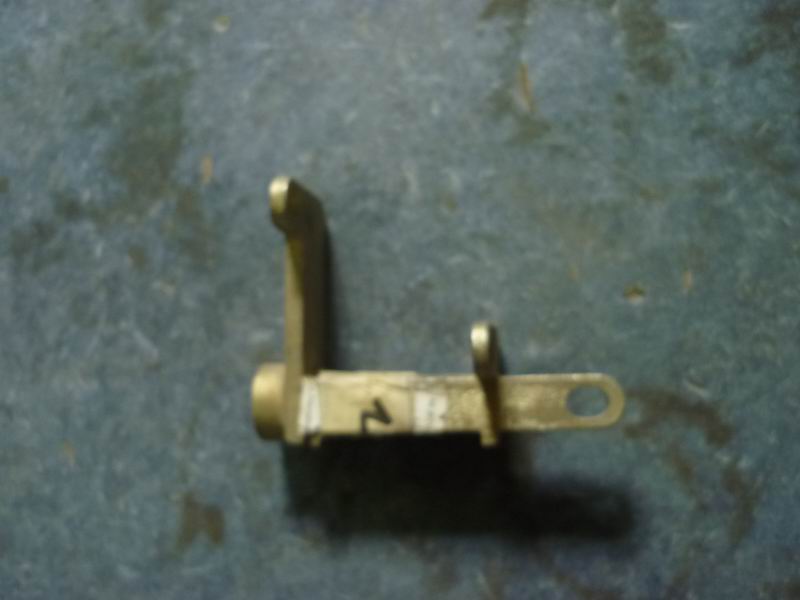 Tightening wheel bracket