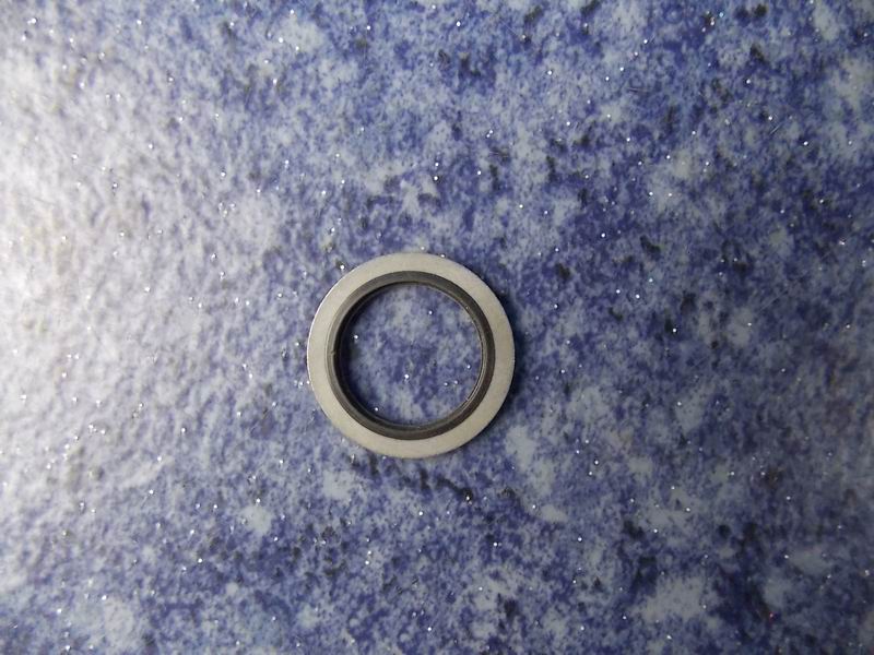 Oil drain sealing ring