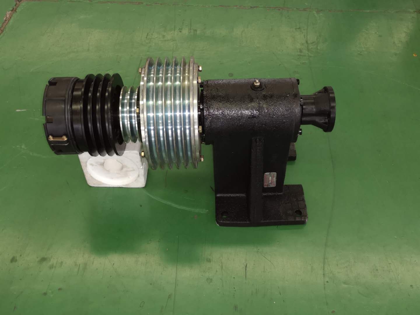 Sub-engine transmission clutch, pneumatic, centrifugal clutch-1