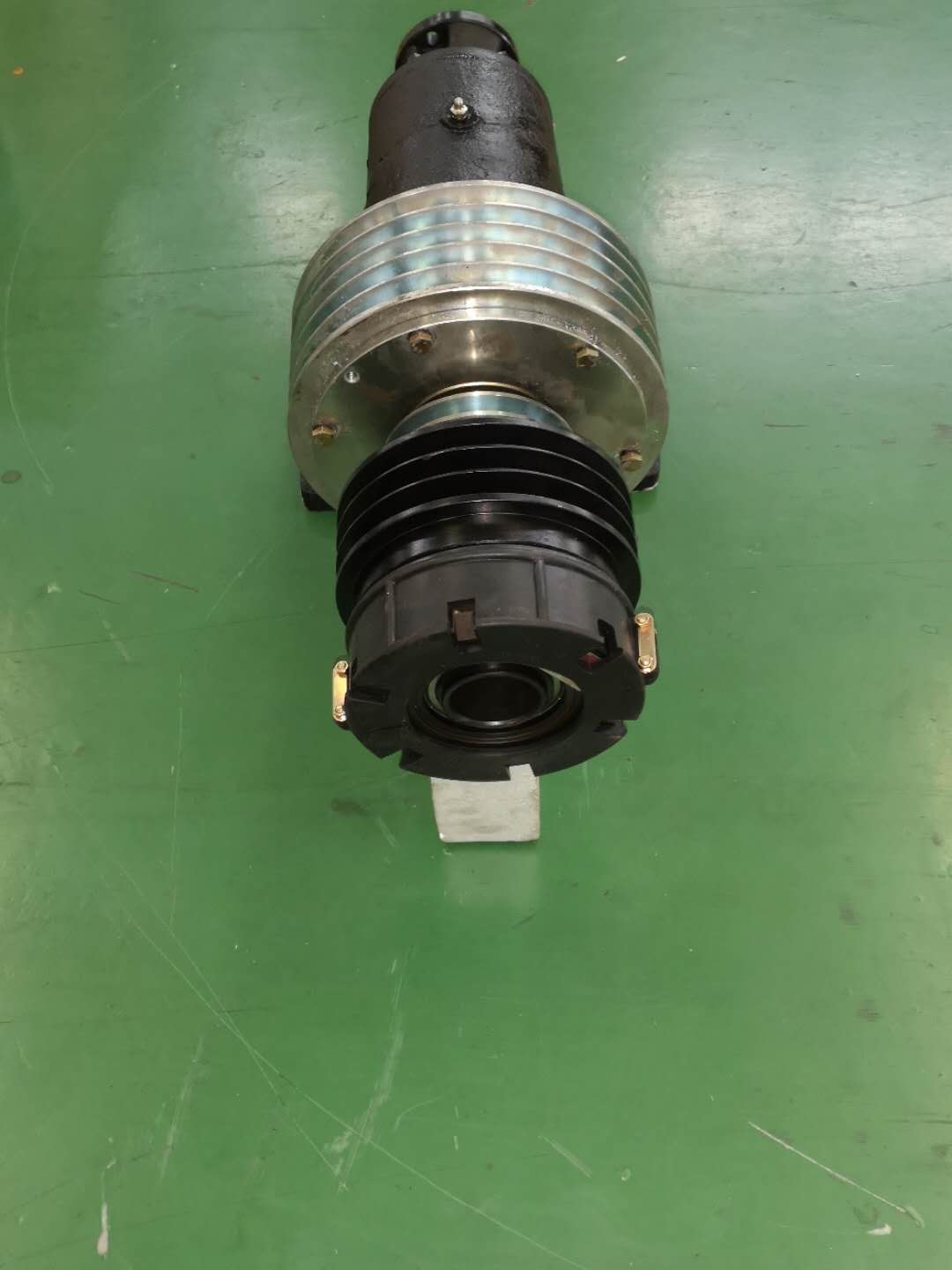 Sub-engine transmission clutch, pneumatic, centrifugal clutch-2