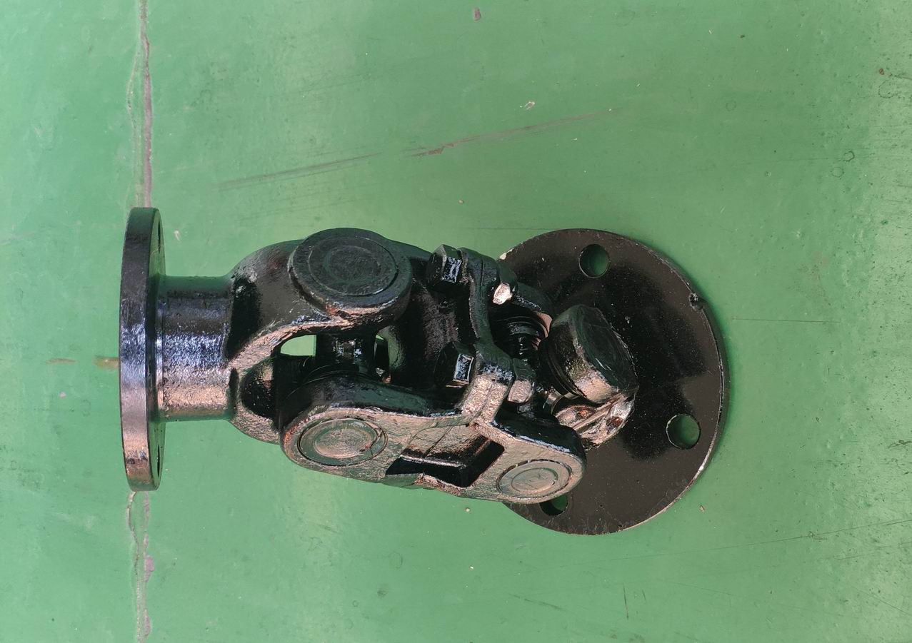 Поперечная универсальная муфта-1