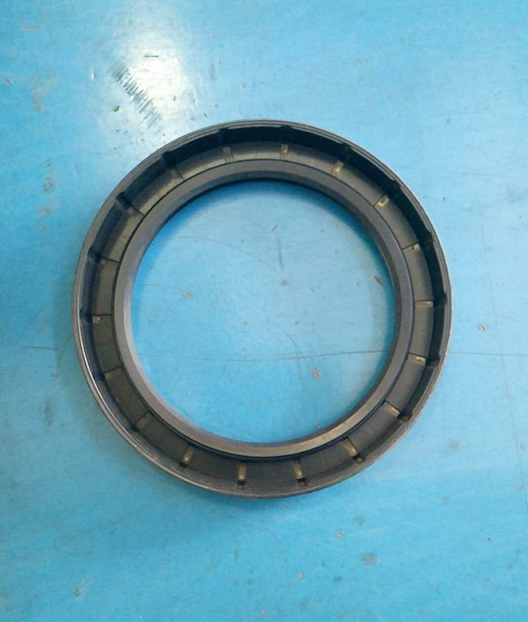 Сальник крышки подшипника 95x70x12