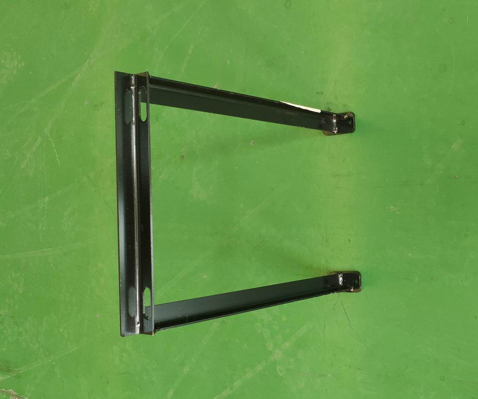 Fuel tank bracket