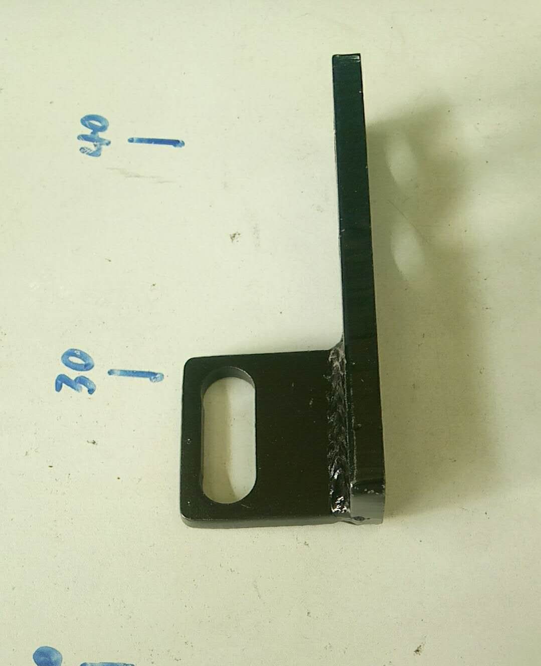 Винтовой кронштейн-1