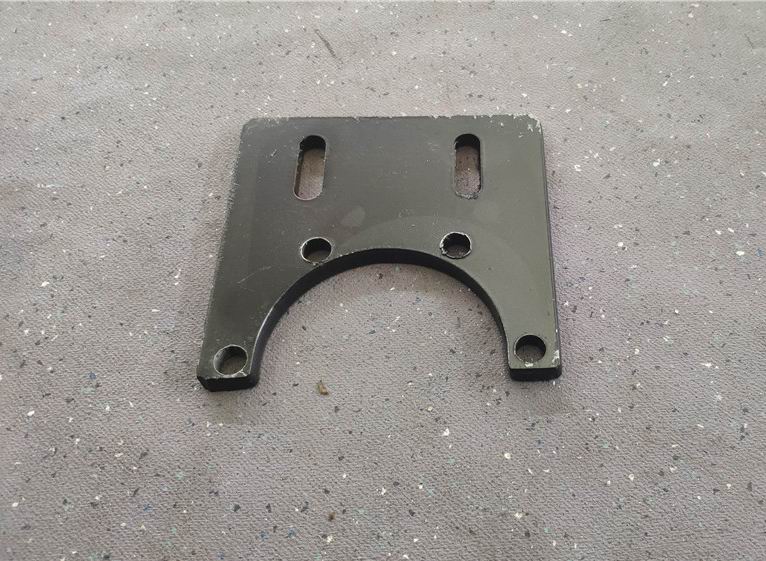 Основание фланцевого соединения глушителя