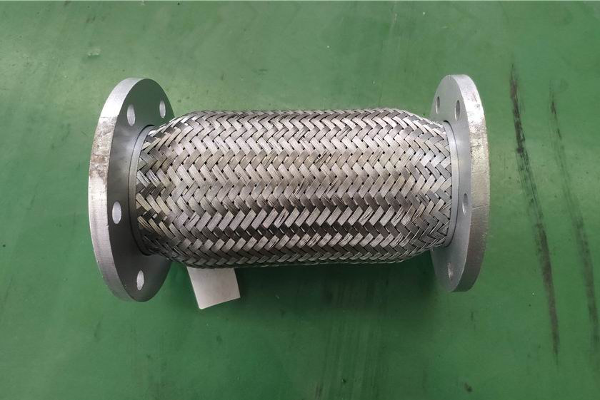 Intake and exhaust pipe, ZR18-2