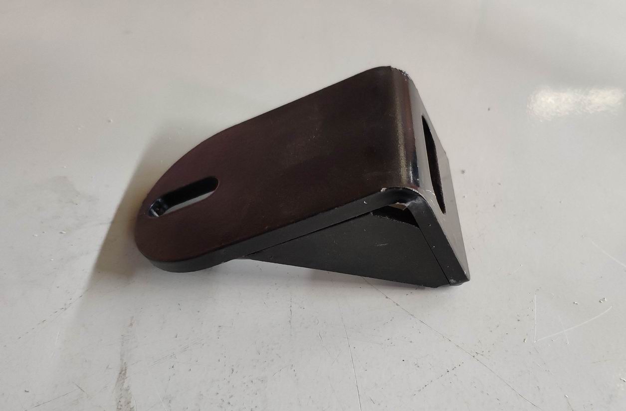 Выхлопной кронштейн