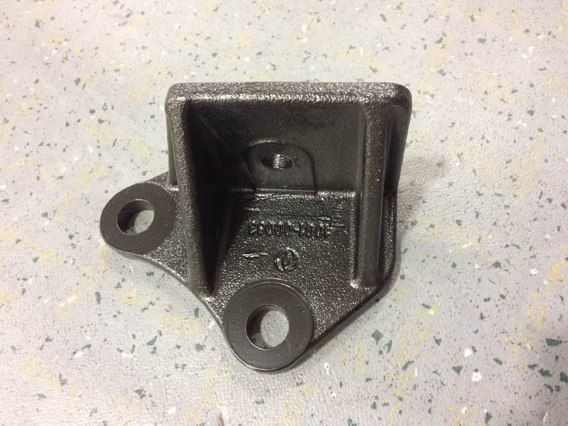 Кронштейн двигателя (левый)