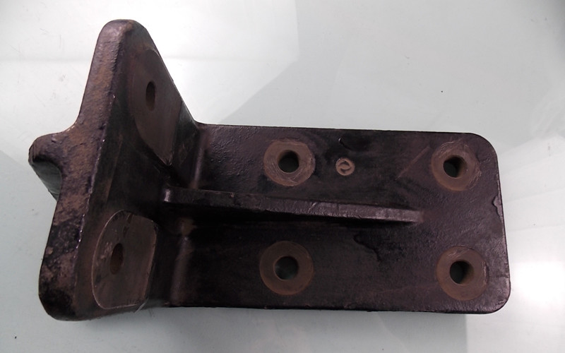 D Rear suspension bracket (right)