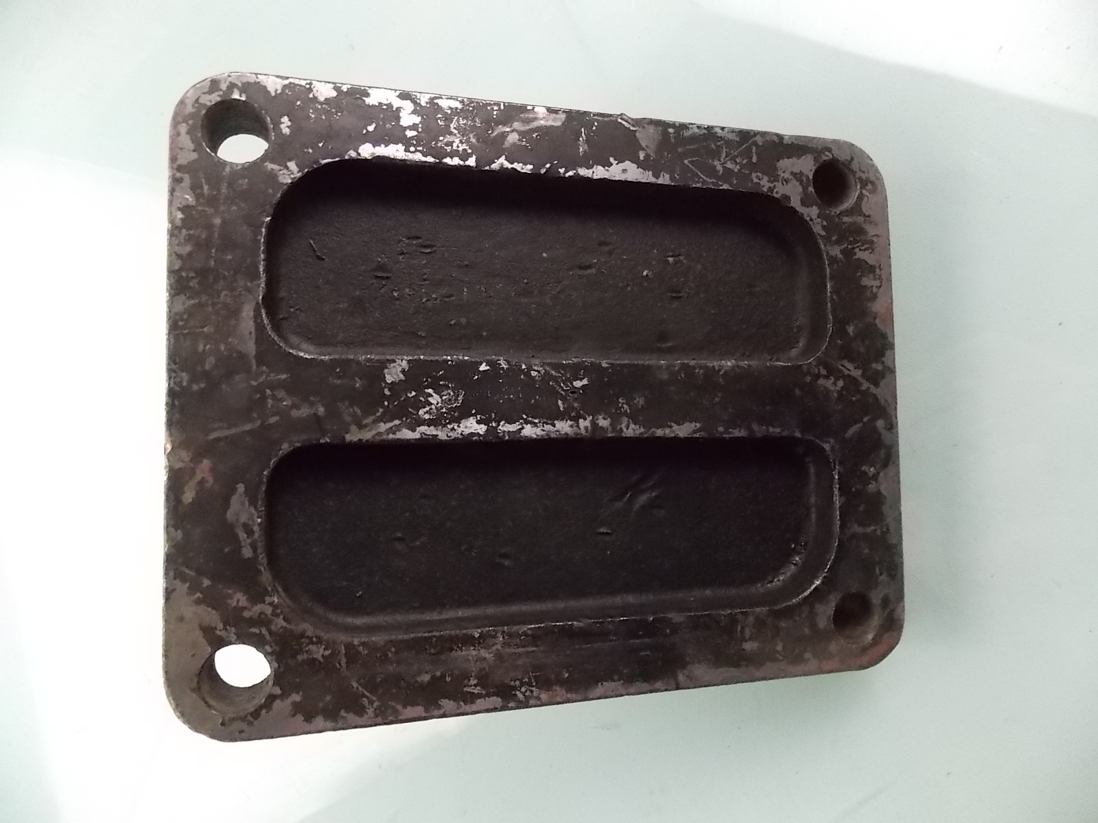 Rear suspension upper right bracket-2