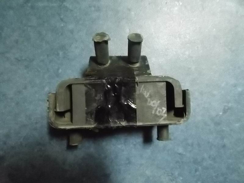 Rear soft pad of engine