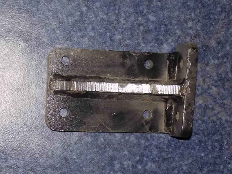 D Rear suspension upper right bracket-1