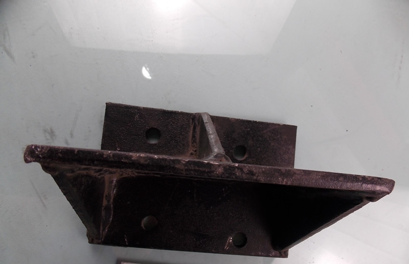 D Front suspension lower left bracket (process 20)