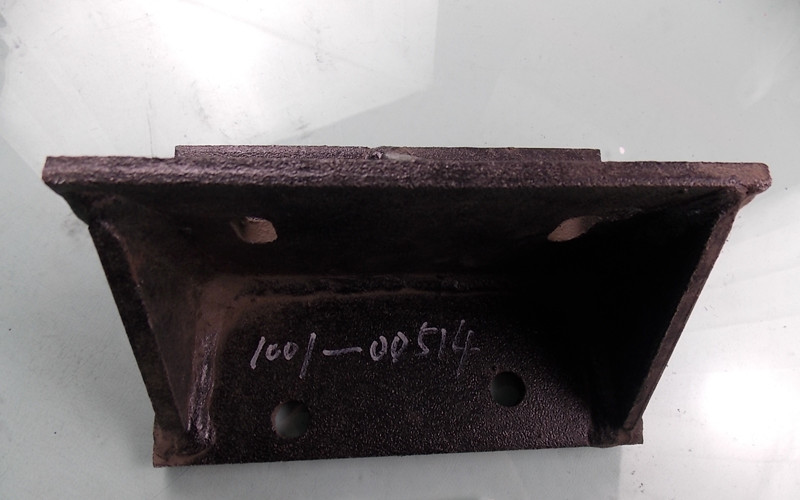 D Нижний правый кронштейн передней подвески (процесс 20 )