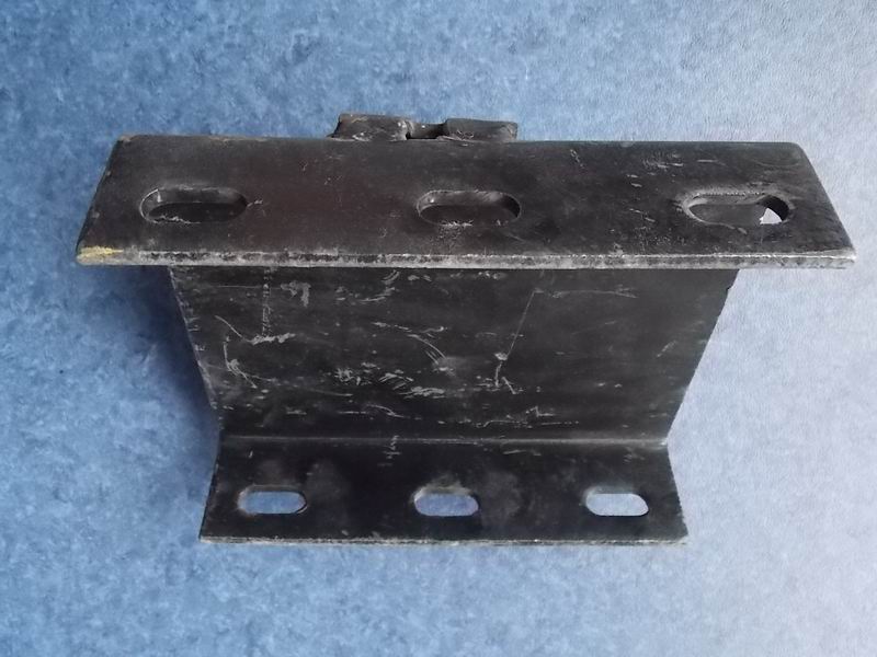 D Rear suspension bracket (right)