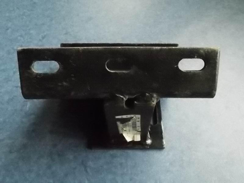 D Rear suspension bracket (right)-3