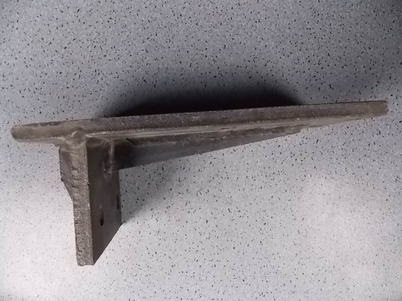 D Engine rear suspension bracket (left)-1