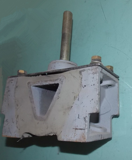 Rear suspension pad assembly of engine-1