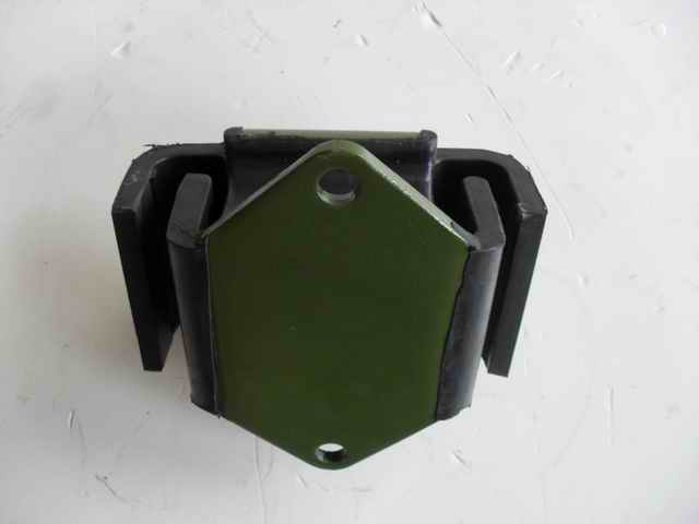 Front suspension pads for engine