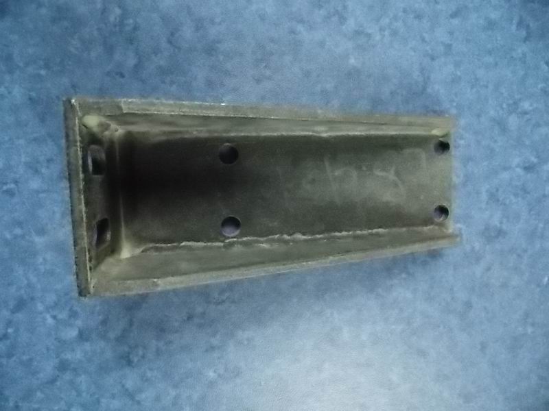 D The rear suspension upper bracket of the engine-2