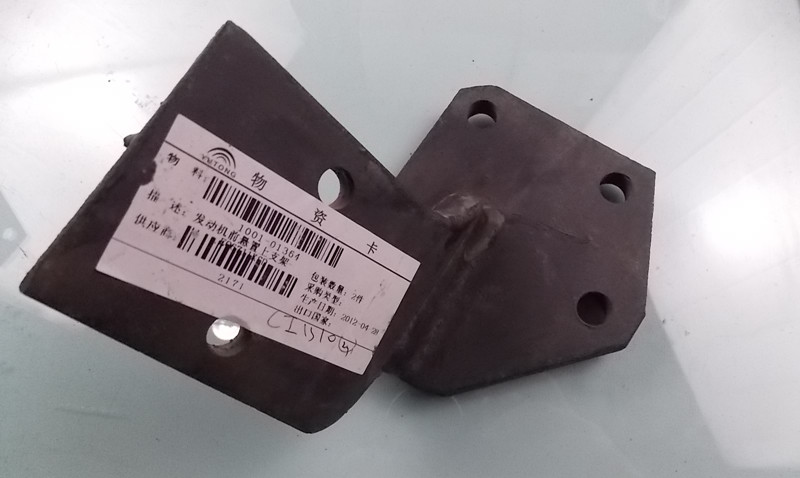 Верхний кронштейн передней подвески двигателя - правый