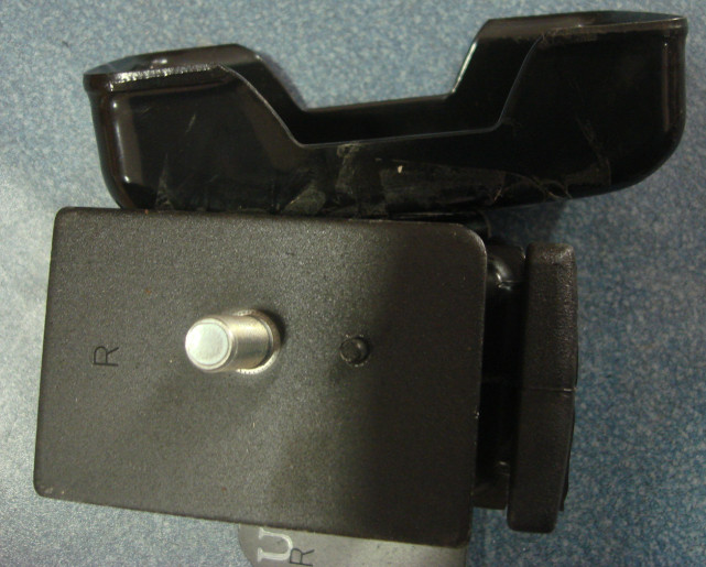 Front cushion of engine - left-2