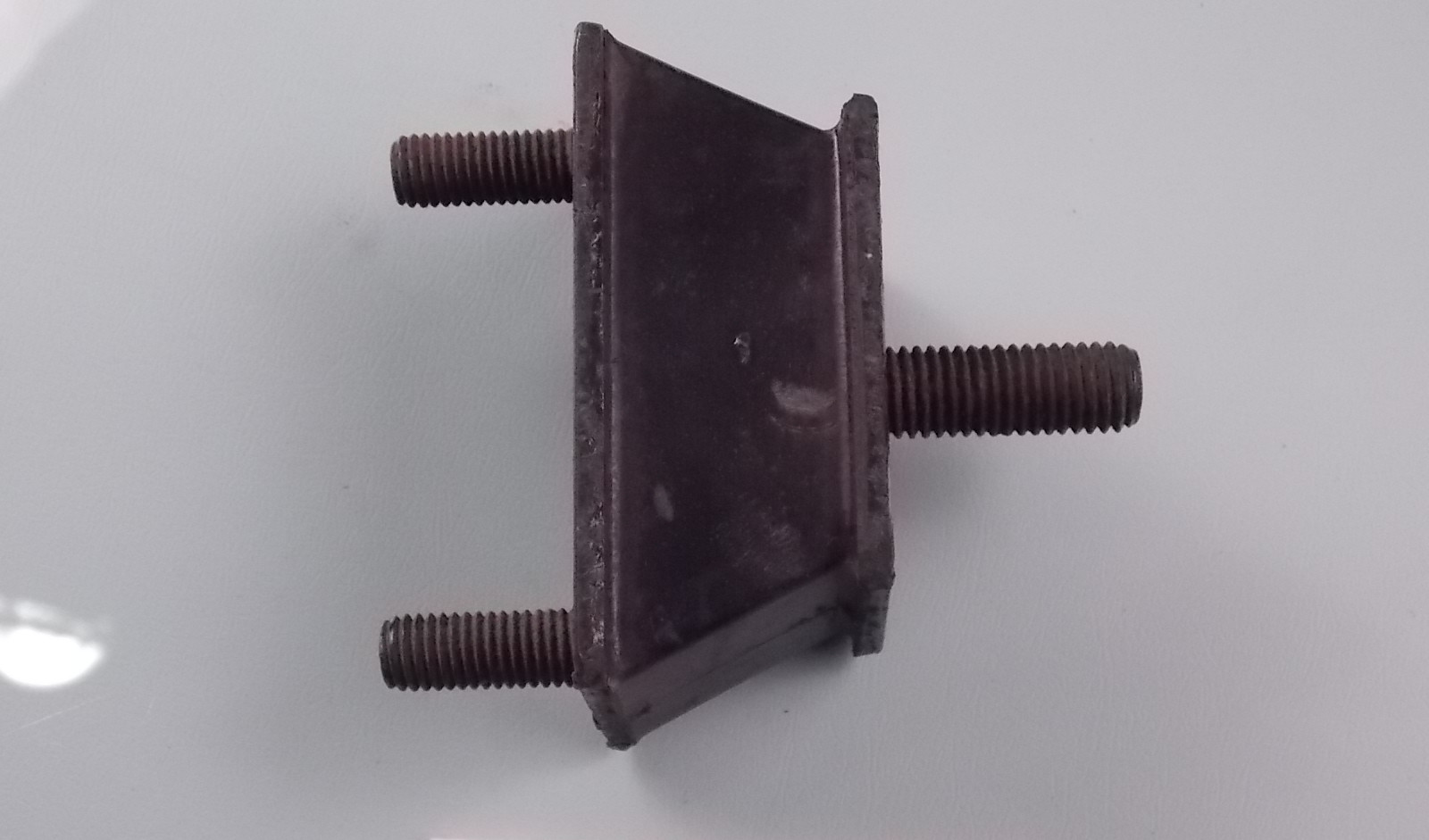 Engine suspension pad