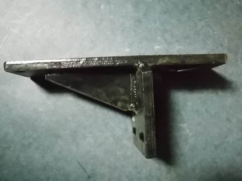 D Engine rear suspension bracket (left)-1