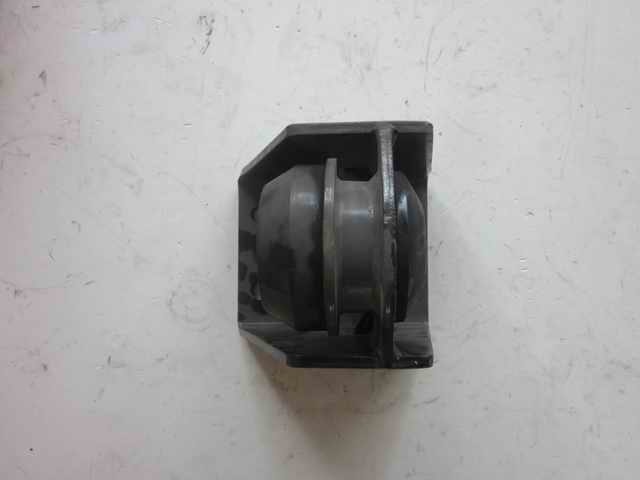 Right-hand pad of rear engine-2
