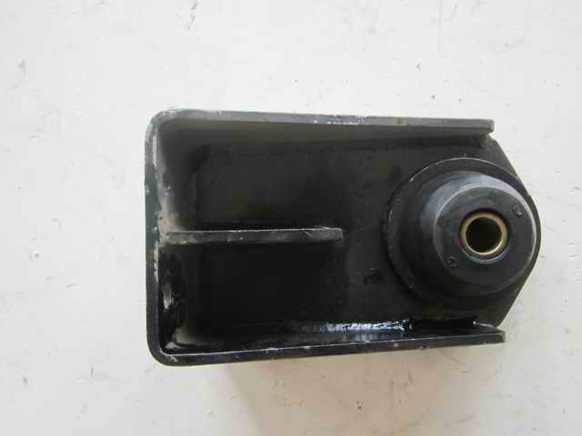 Right front rubber pad