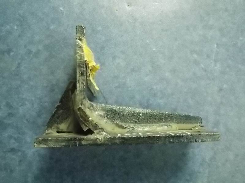 Front suspension bracket of engine (right)