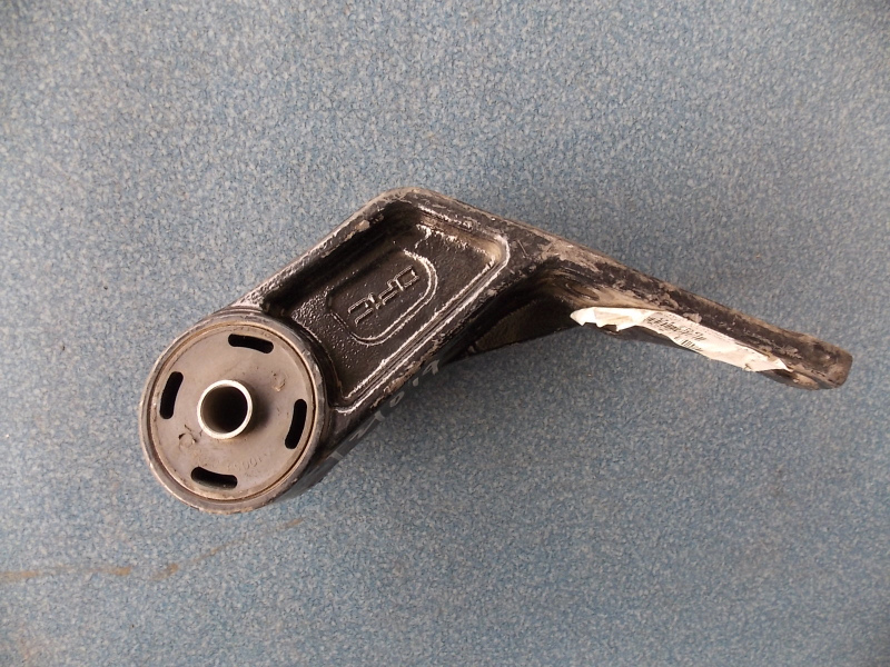 Rear suspension hanger of the engine (left)-1