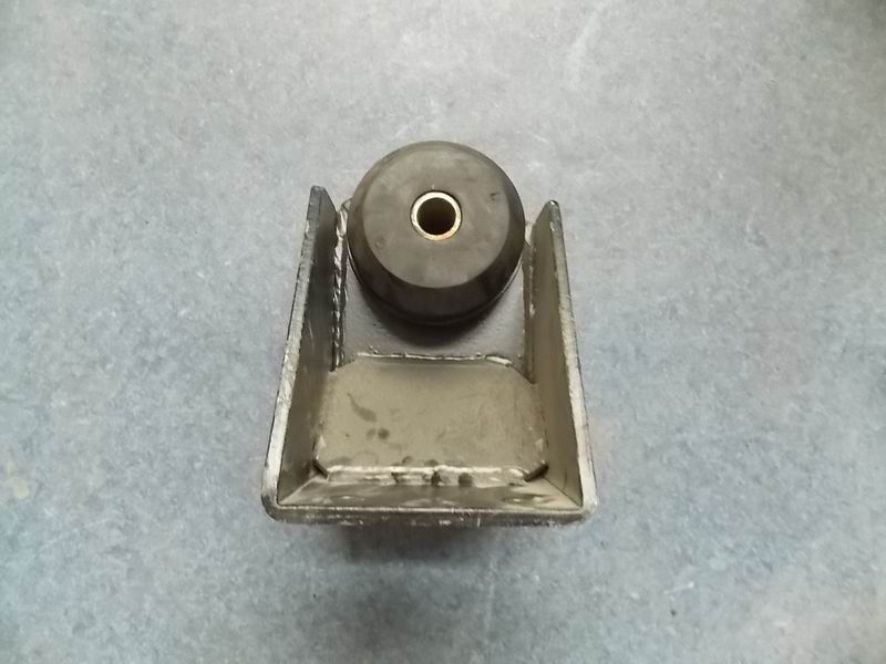 Правая подушка заднего двигателя-1