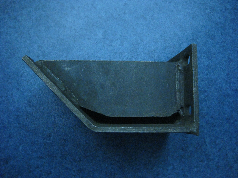 Нижний кронштейн передней подвески (левый) (процесс 20 ); без краски-1