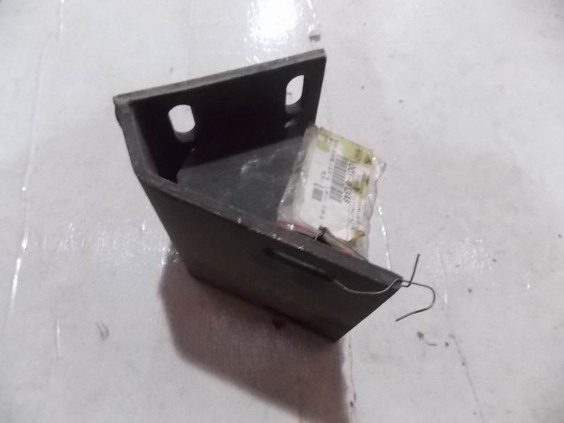 Front suspension lower bracket (right) (process 20); without paint