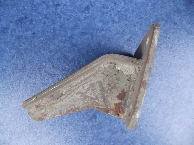 Front suspension bracket of engine (process 20); without paint-1