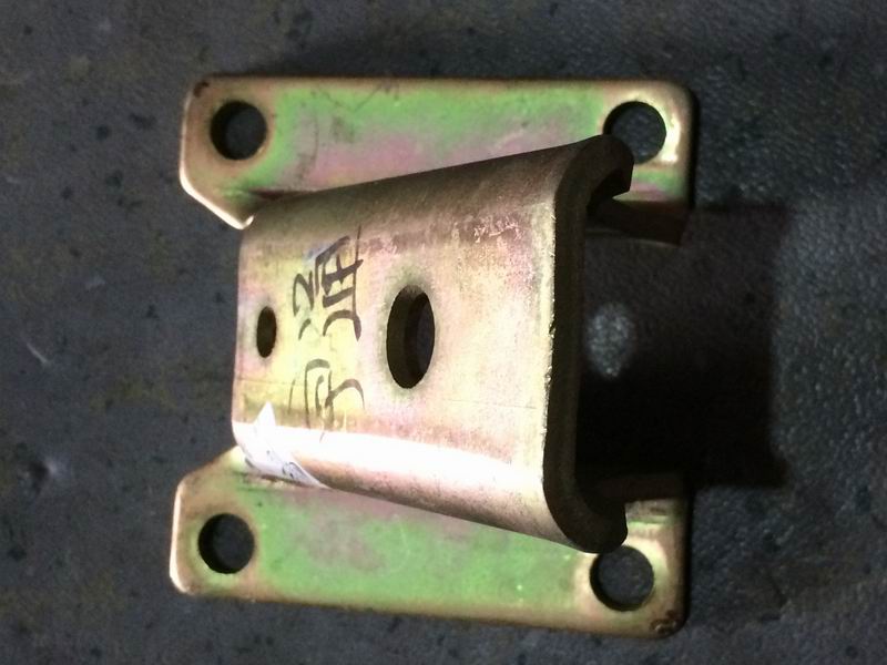 Front suspension bracket