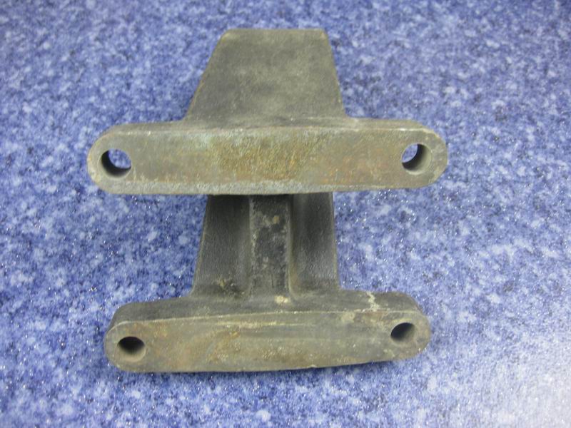 Передняя стойка двигателя - правая-4