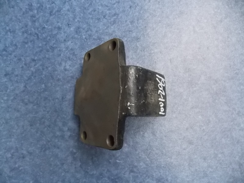 Front suspension upper right bracket-3