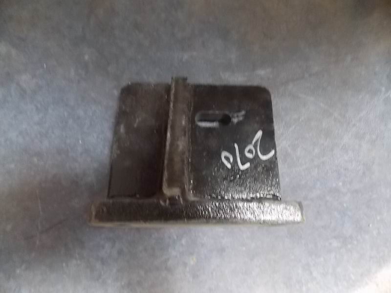 Front suspension upper bracket of engine (right)-1