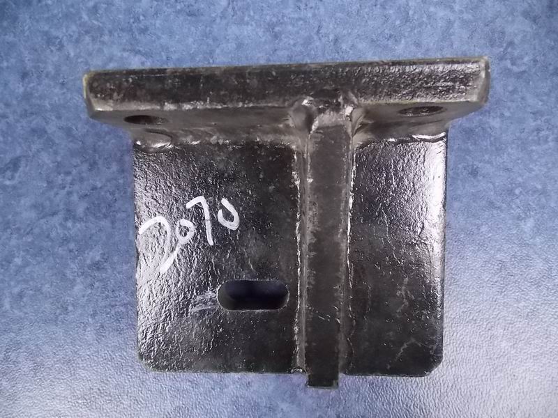 Front suspension upper bracket of engine (right)-3