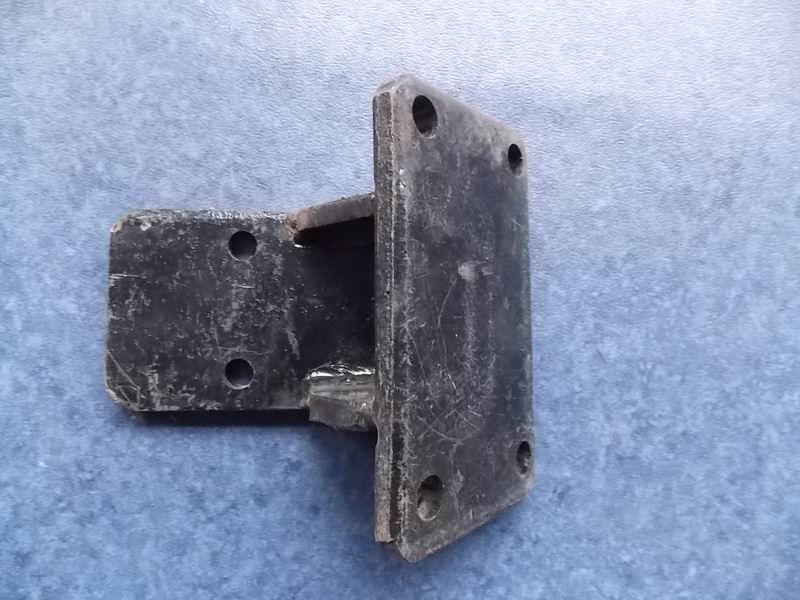 Front suspension bracket-left-2