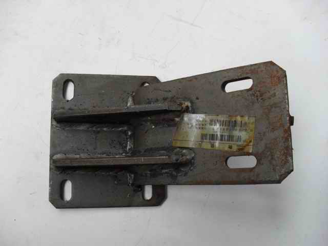 Front suspension bracket of engine (without paint)