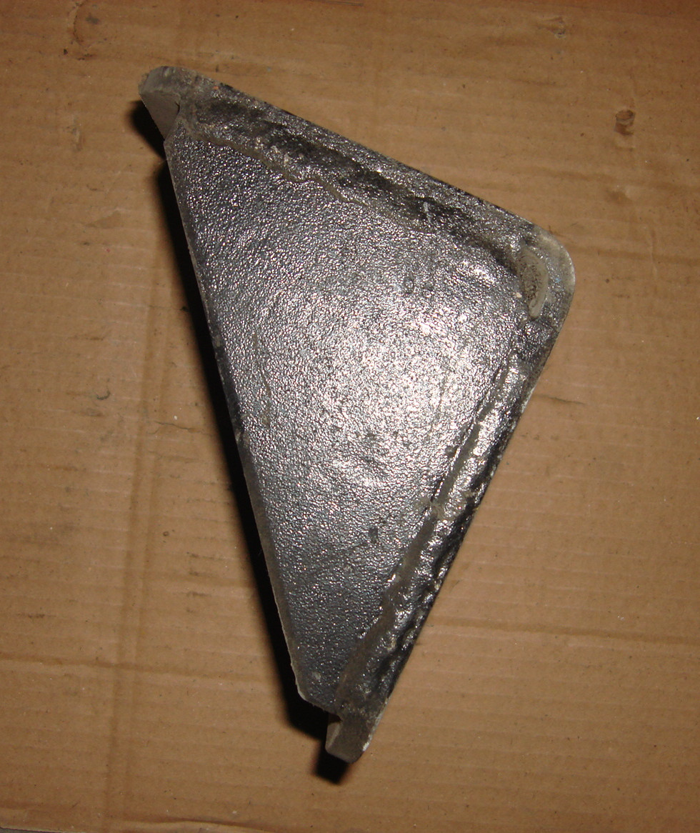 The upper right bracket is suspended in the rear of the engine-1
